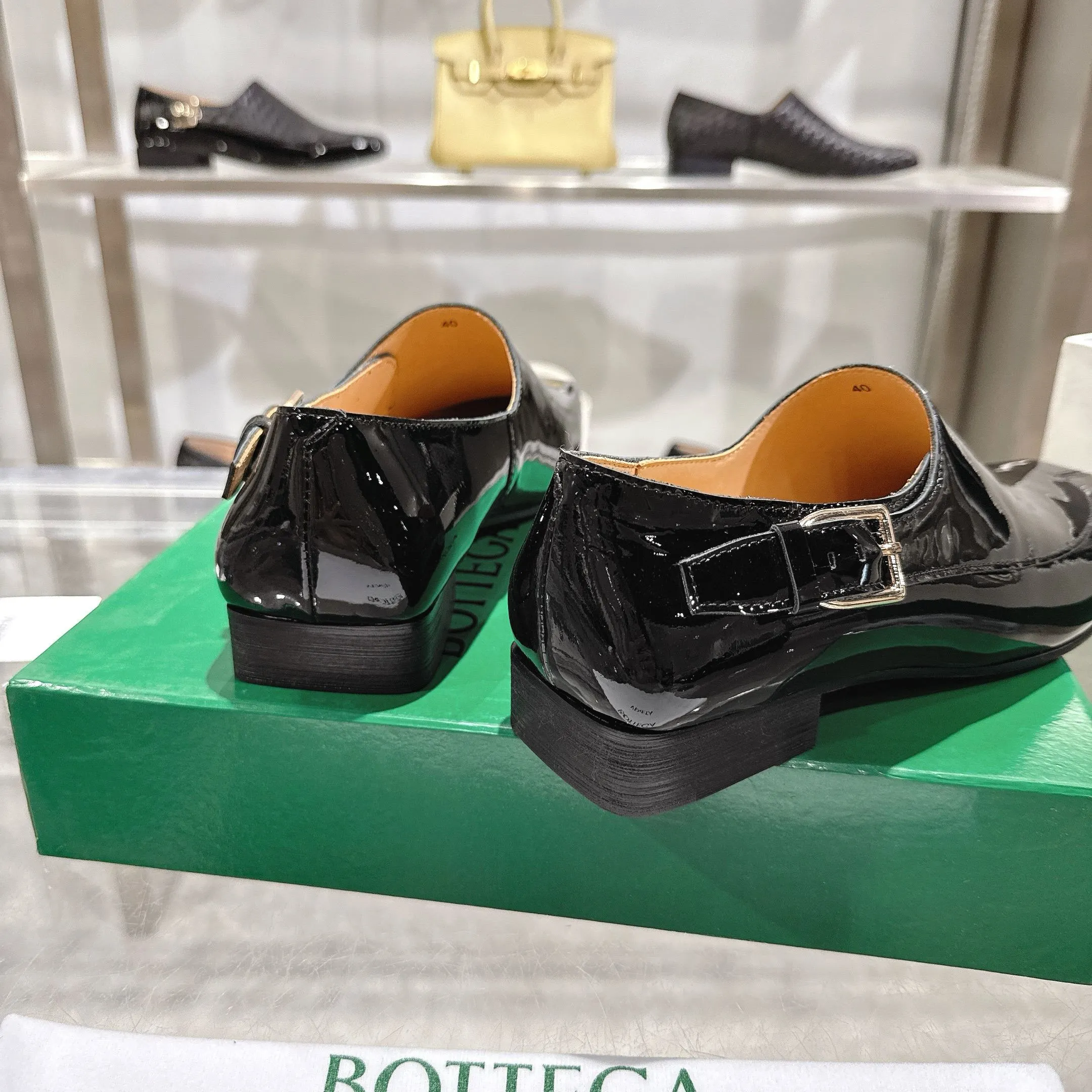 [BV] Top P: 860💰 Couple model, Size: Women 35-39, Men 39--44 (Female 40.41. Men 38. 45, non-refundable) Bottega Veneta 2025 Autumn Counter Synchronous Couple Model Bottega Veneta square-toe low-heeled shoes woven from mixed-breed sheep! Patent leather matching! Low-key luxury and solid color! Leather outsole! [Rose][Rose]! Purely hand-woven and operated, the original board is reproduced one-to-one! quality assurance!
